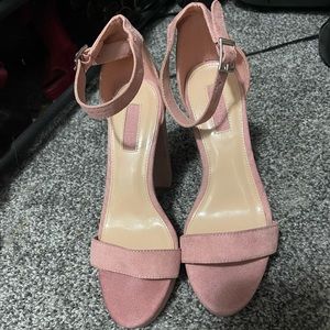 heels size 7